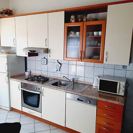 Karlo Apartment