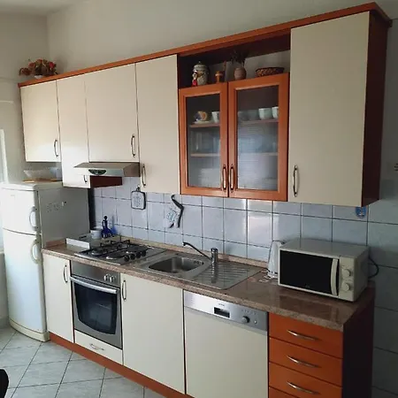 Apartment Karlo *
