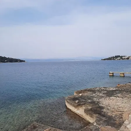 Karlo Apartment Necujam