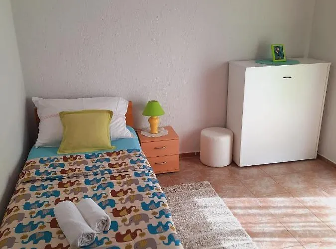 Karlo Apartment *